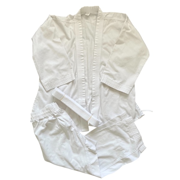 Other - White Unisex Martial Arts Uniform - Kids Gi Size 1/150 Youth 8-10